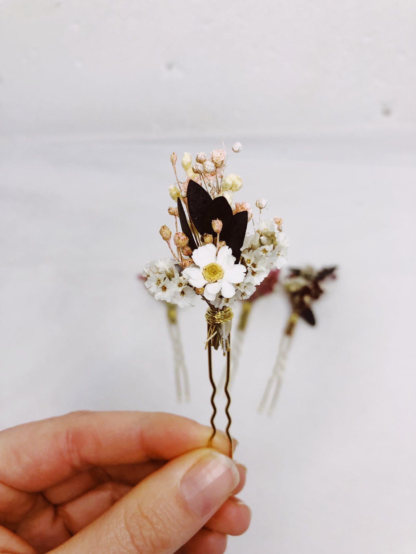 Haarnadeln aus echten getrockneten Blumen - 4 Farboptionen
